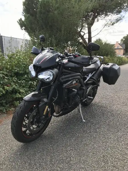 SPEED TRIPLE 1050 RS