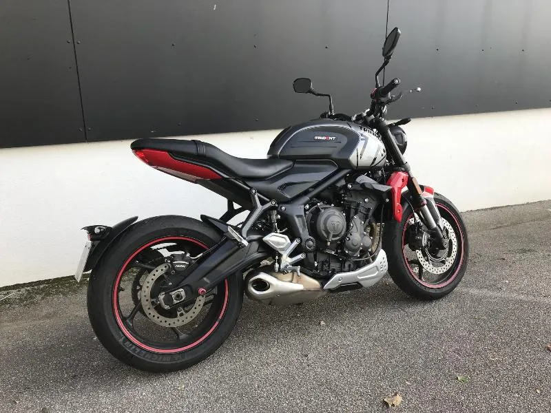 TRIDENT 660