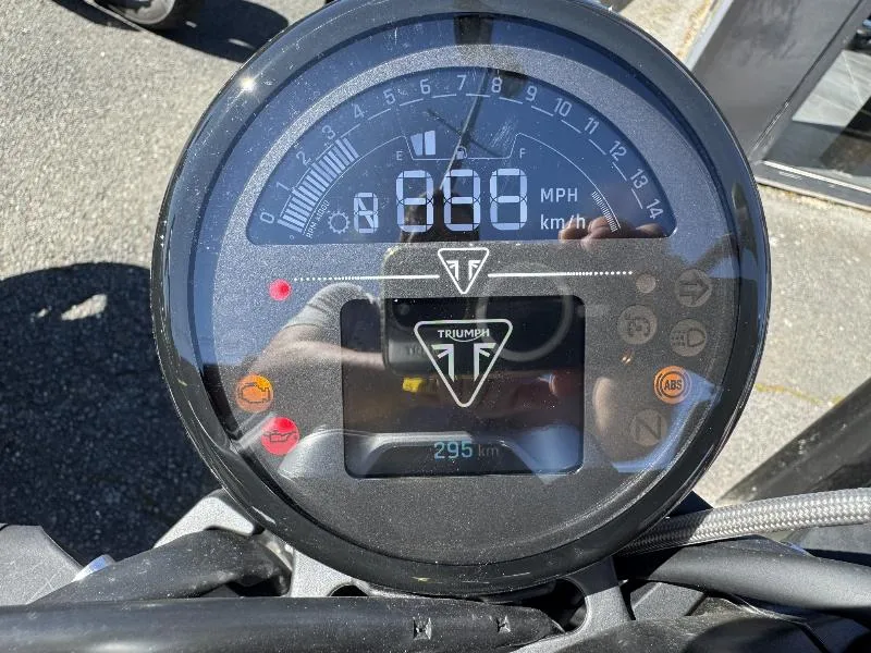 TRIDENT 660