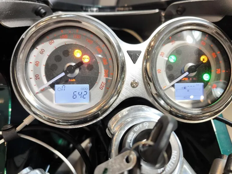 THRUXTON 1200 RS