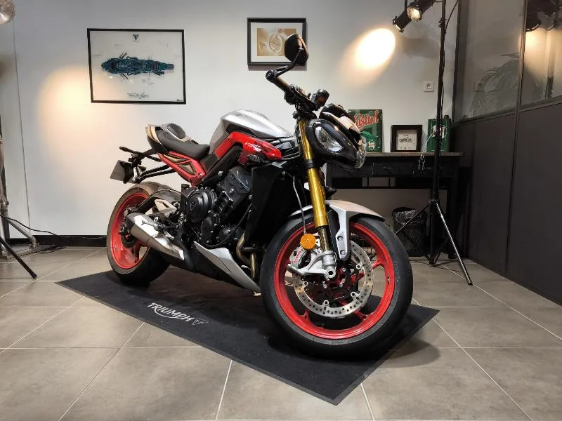 STREET TRIPLE 765 RX