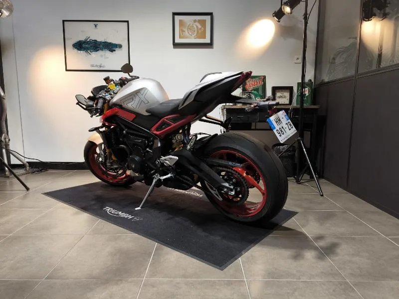 STREET TRIPLE 765 RX