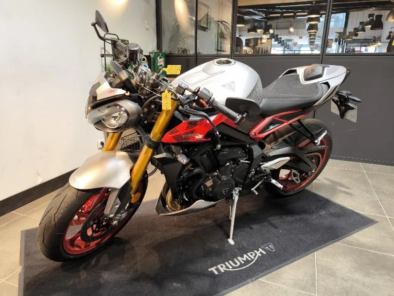 STREET TRIPLE 765 RX