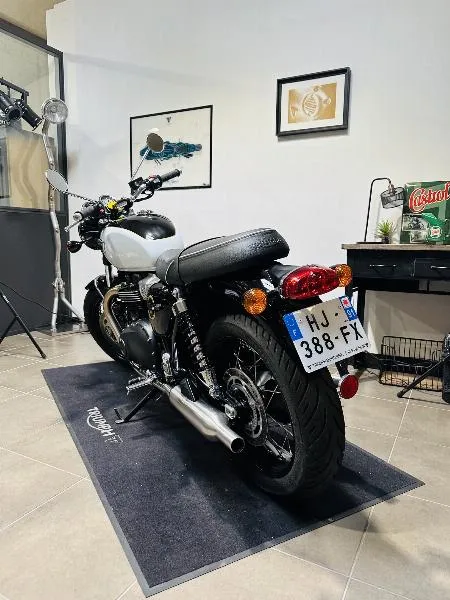 Bonneville T100