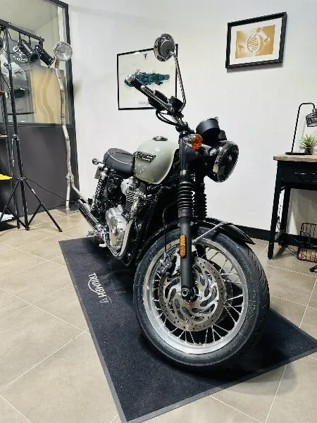 BONNEVILLE T120