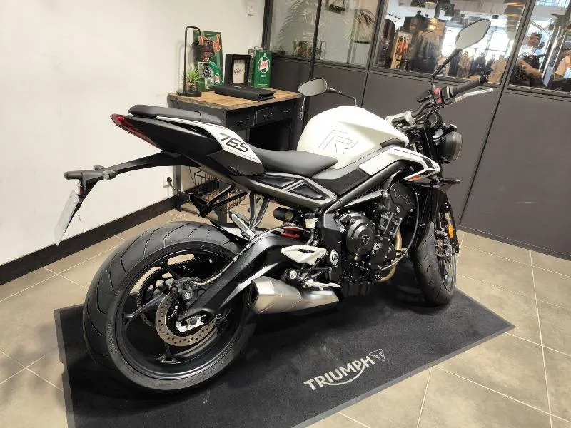 STREET TRIPLE 765 R