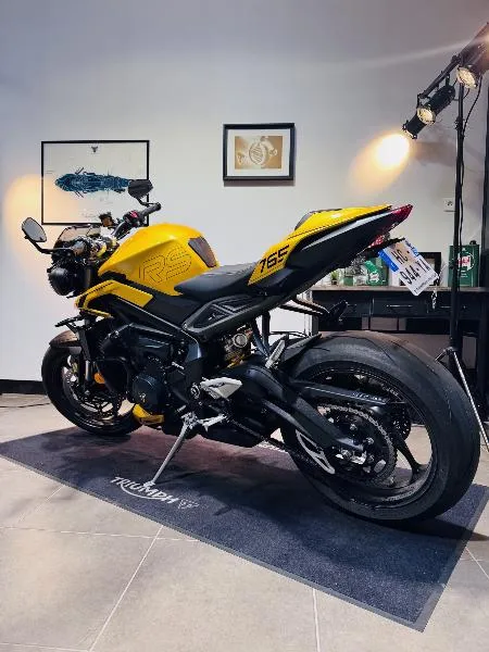 STREET TRIPLE 765 RS