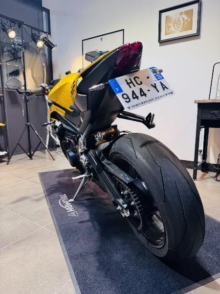 STREET TRIPLE 765 RS