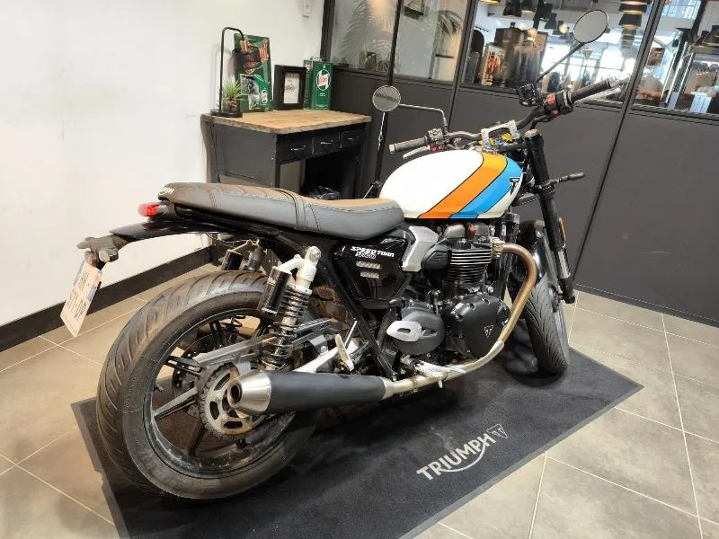 SPEED TWIN 900