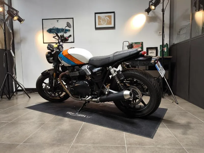 SPEED TWIN 900