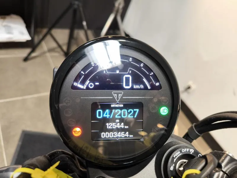SPEED TWIN 900