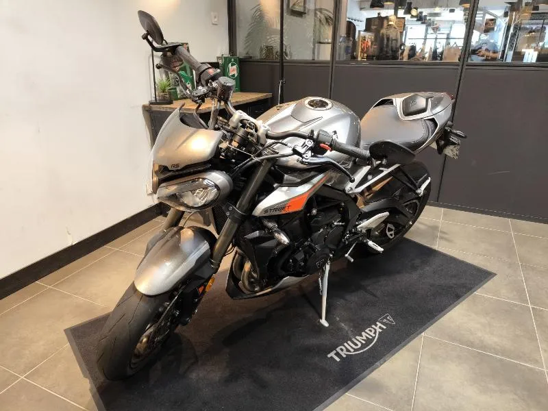 STREET TRIPLE 765 RS