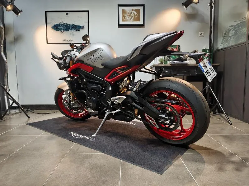 STREET TRIPLE 765 RX