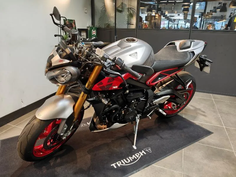 STREET TRIPLE 765 RX