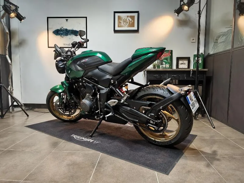 TRIDENT 800