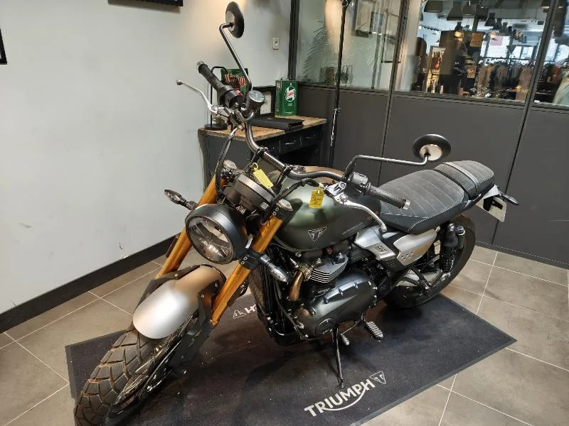 SCRAMBLER 900