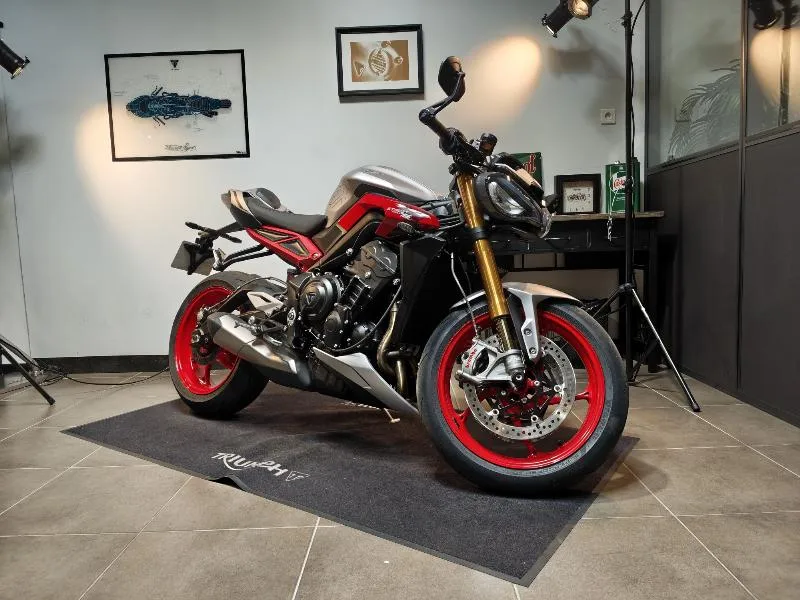 STREET TRIPLE 765 RX