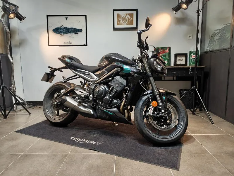 STREET TRIPLE 765 RS