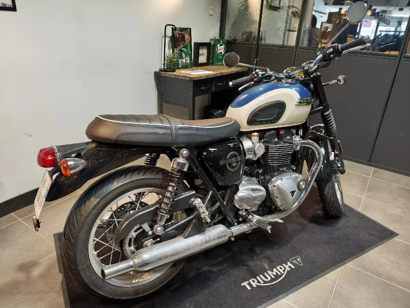 BONNEVILLE T120