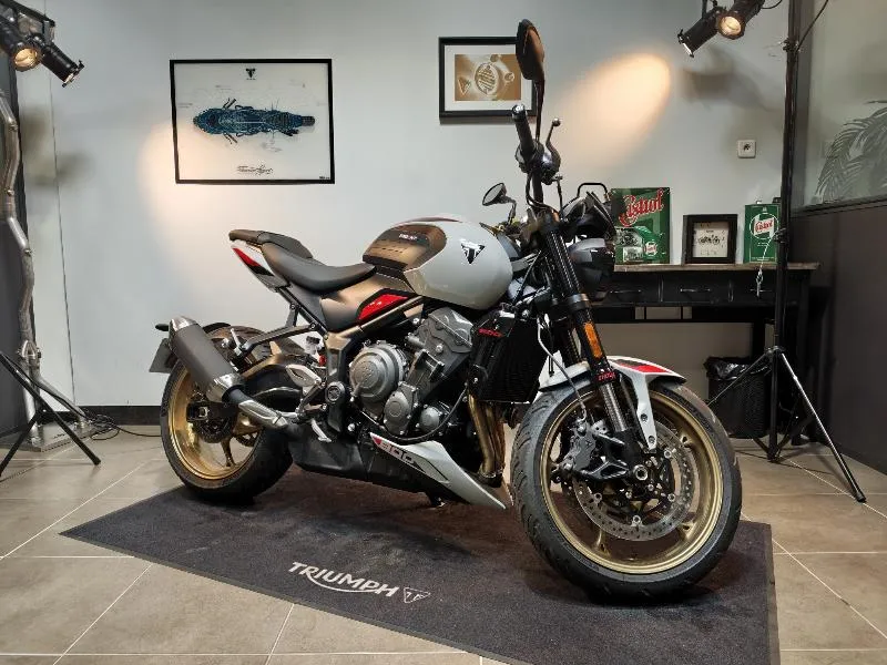 TRIDENT 800