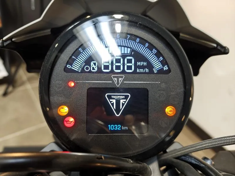 TRIDENT 800