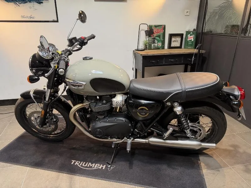 Bonneville T100