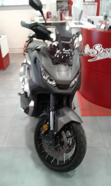 XADV 750