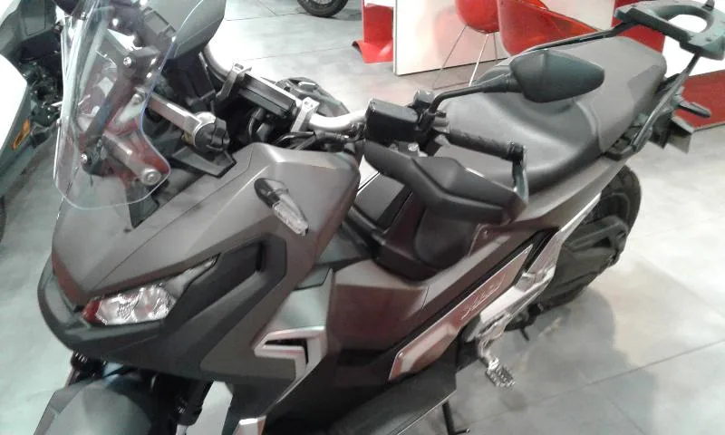 XADV 750