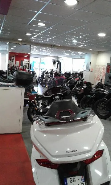 GL 1800 GOLDWING TOURING DCT
