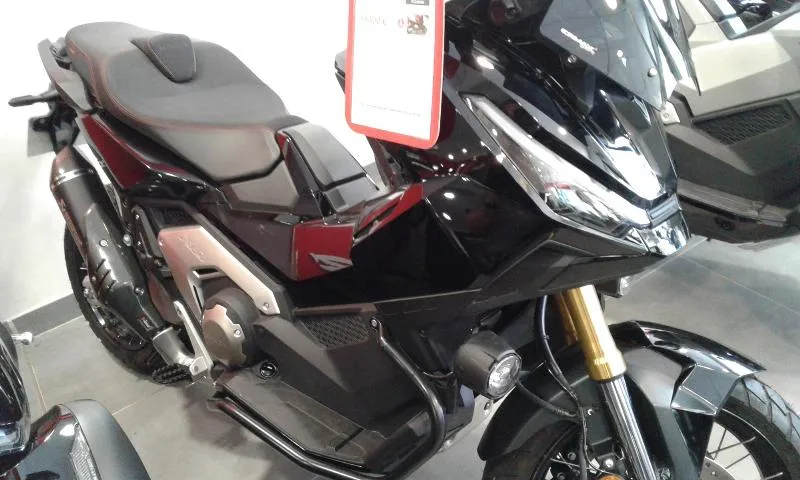 XADV 750 DCT
