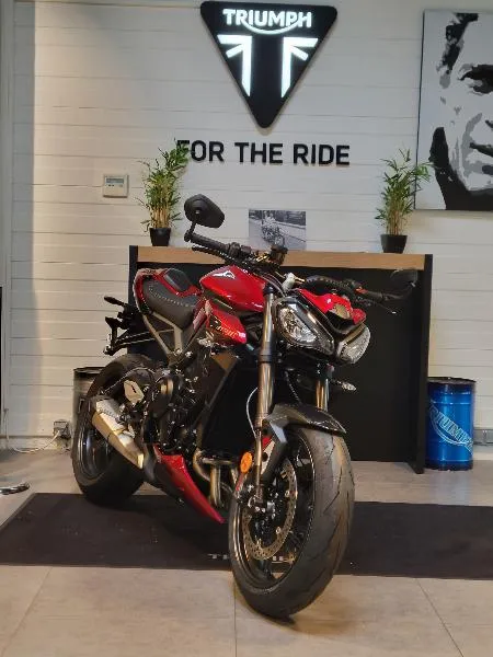 STREET TRIPLE 765 RS