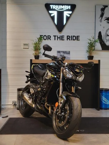STREET TRIPLE 765 RS