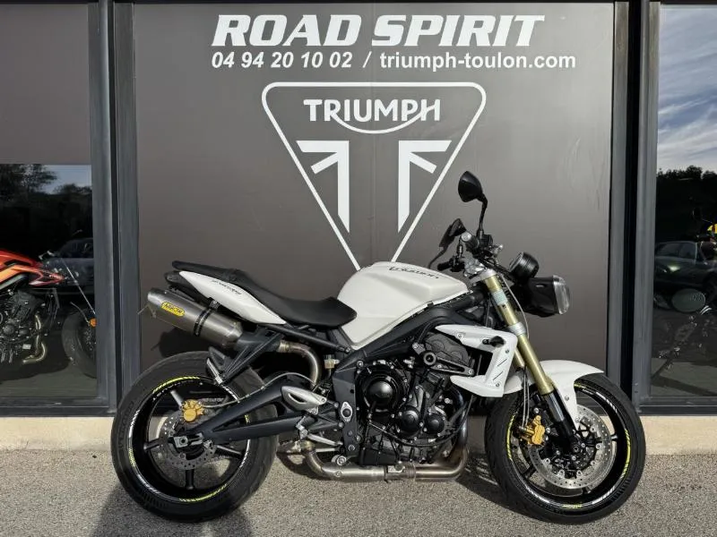 STREET TRIPLE 675 2011