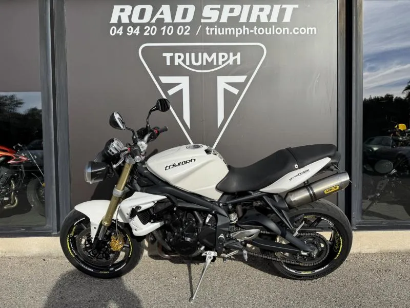 STREET TRIPLE 675