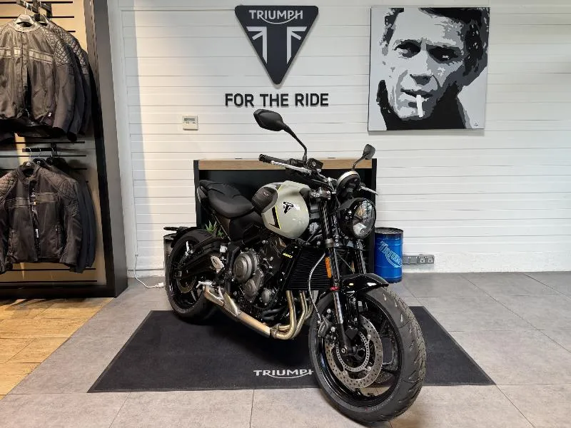 TRIDENT 660
