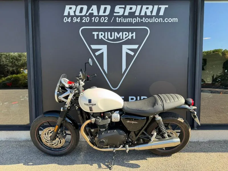 STREET TWIN  900