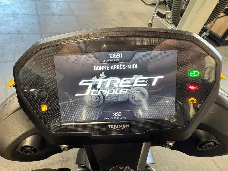 STREET TRIPLE 765 RS