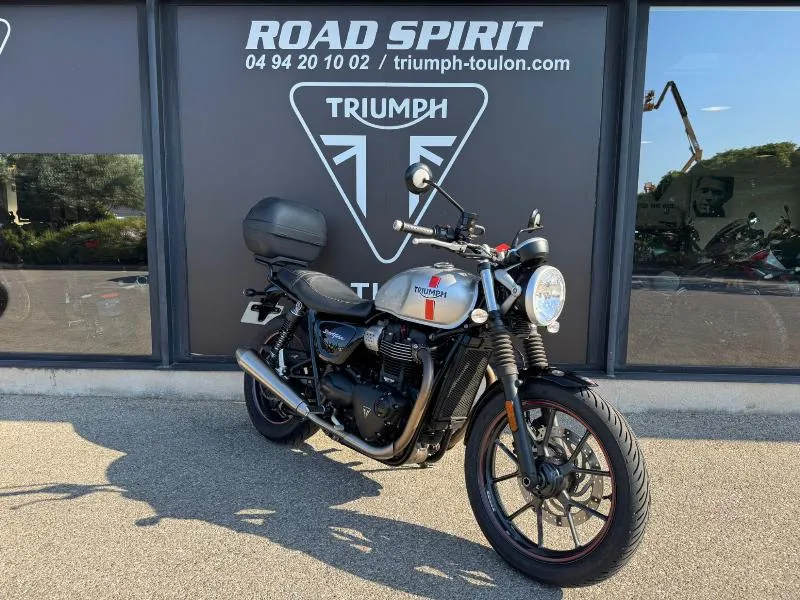 STREET TWIN  900