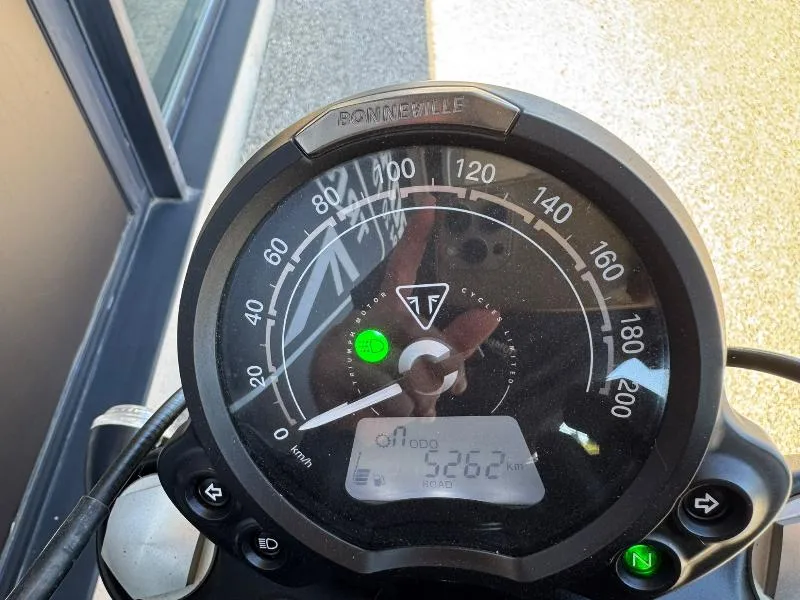 Bonneville Bobber 1200