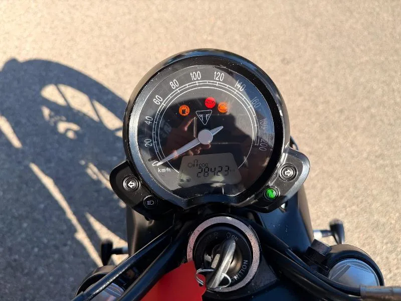 STREET TWIN  900