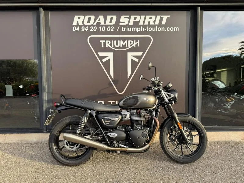 STREET TWIN  900 2022