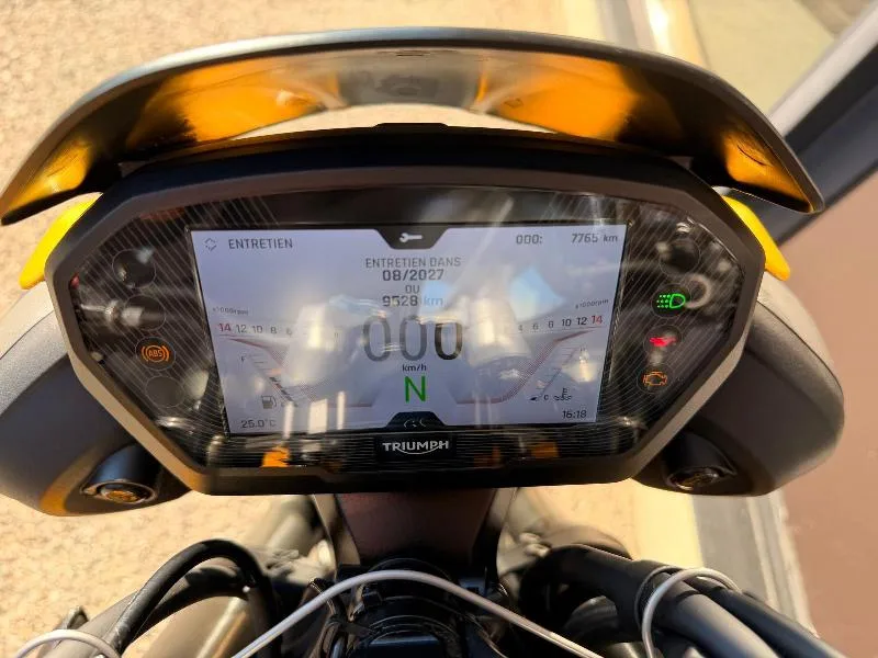 STREET TRIPLE 765 RS