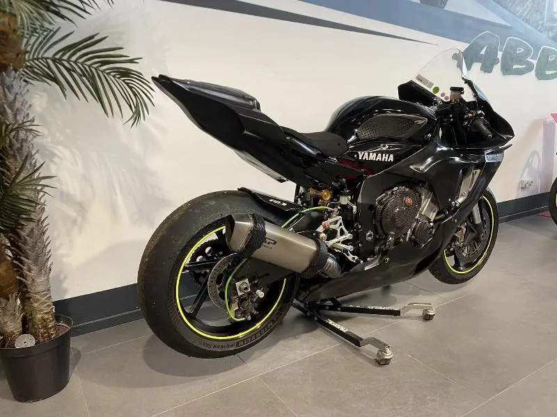 YZF 1000 R1