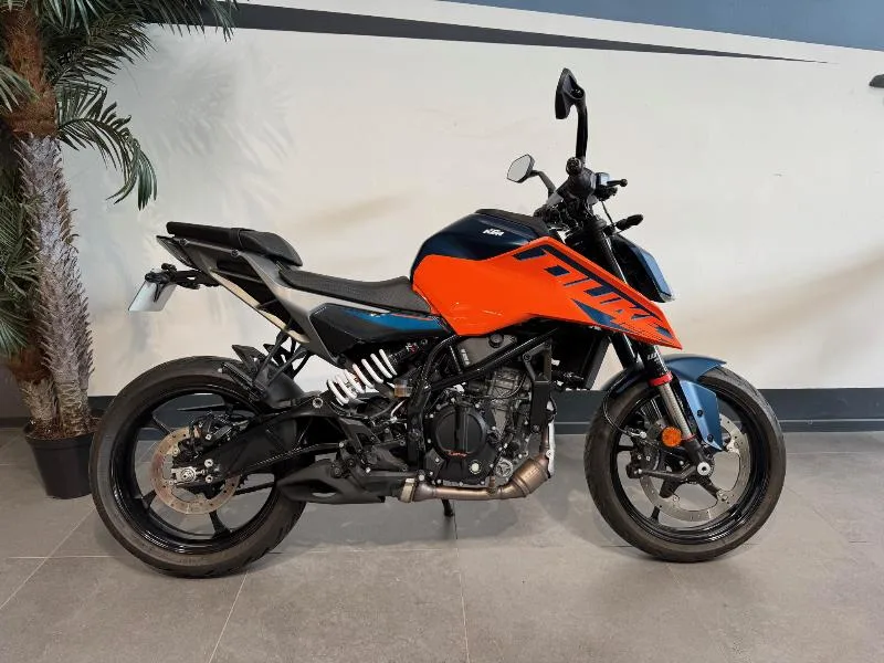 125 DUKE ABS