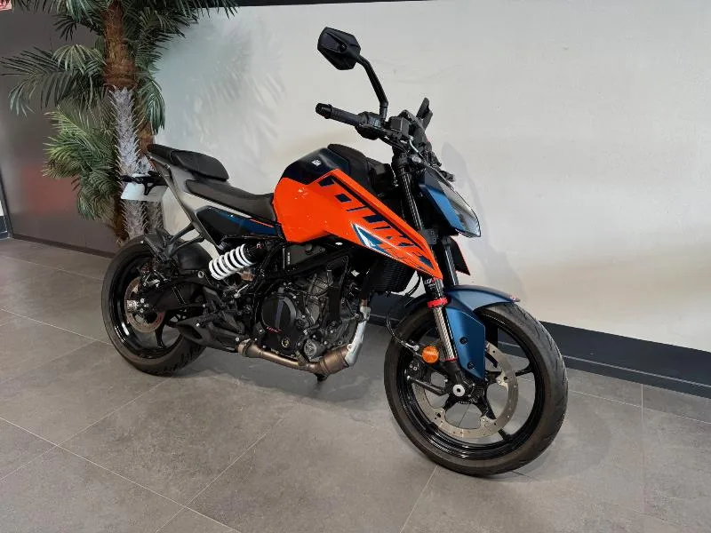 125 DUKE ABS