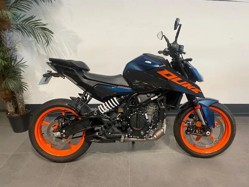 125 DUKE ABS