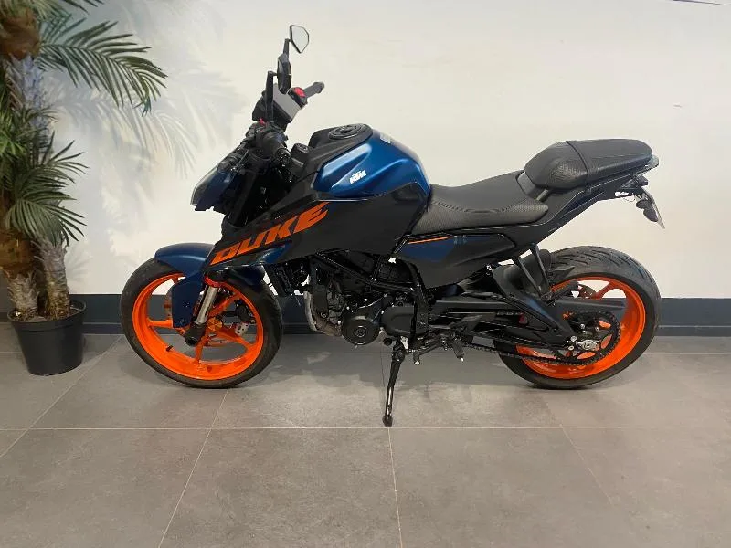 125 DUKE ABS