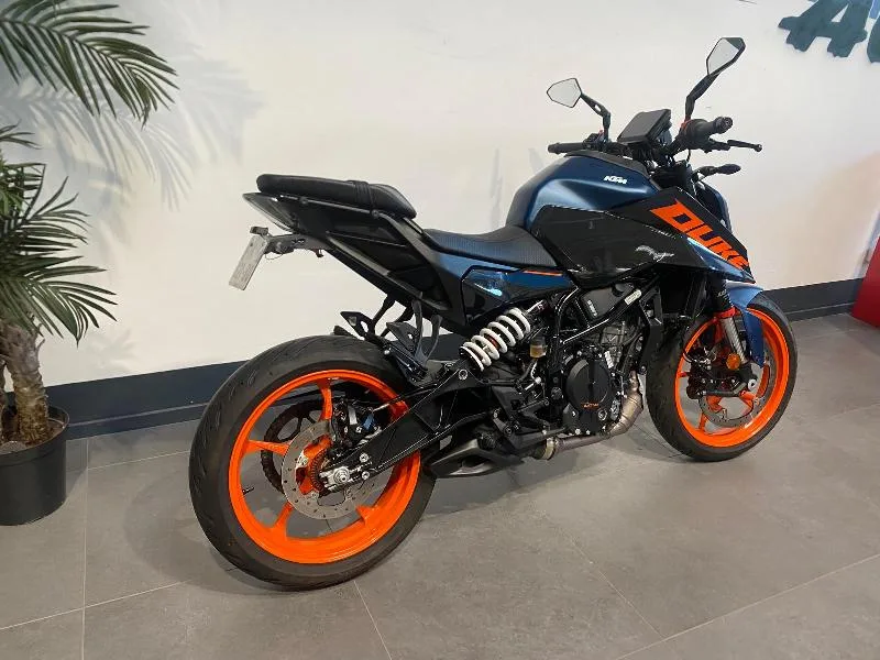 125 DUKE ABS