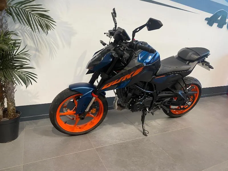 125 DUKE ABS