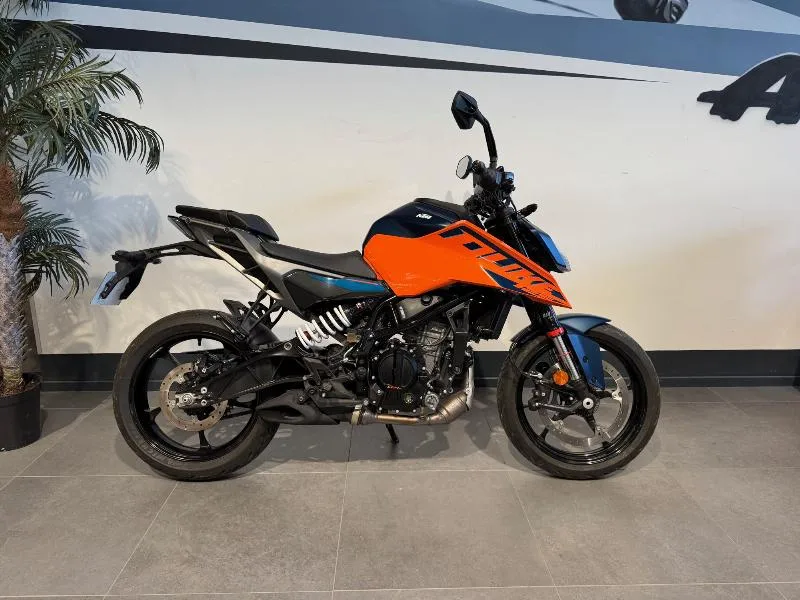 125 DUKE ABS